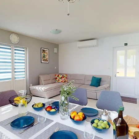 Zen-pok House On The - Pokrivenik Apartmán Zastražišće