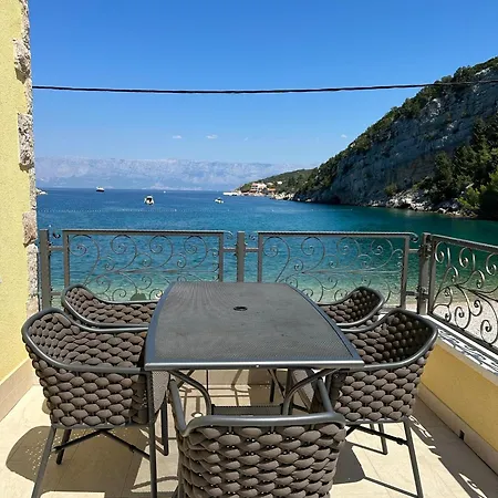 Zen-pok House On The - Pokrivenik Apartmán Zastražišće