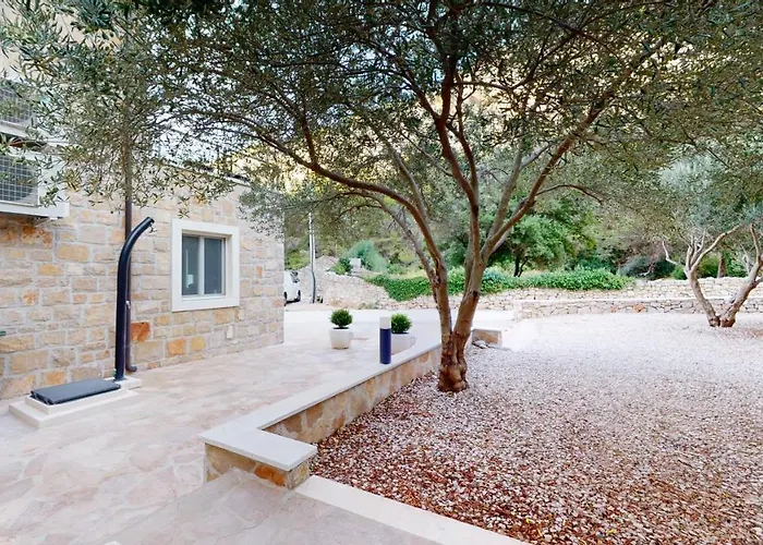 Zen-pok House On The - Pokrivenik Zastražišće